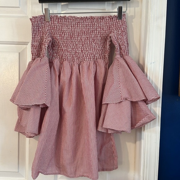 Women’s Gianni Bini Cold Shoulder Bell Sleeve-Red & White Striped Mini Dress XS - Picture 3 of 9